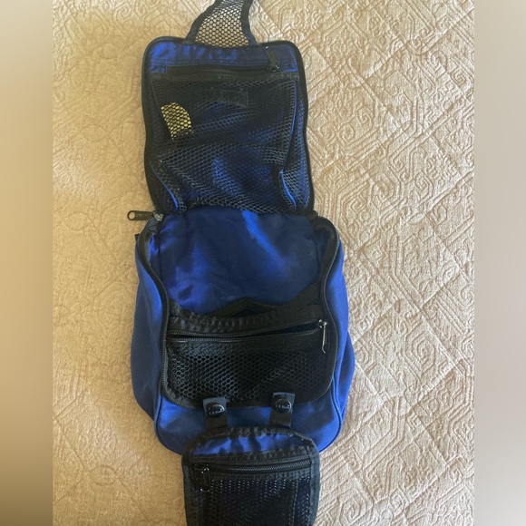 LLBean travel/cosmetic case - Picture 4 of 9